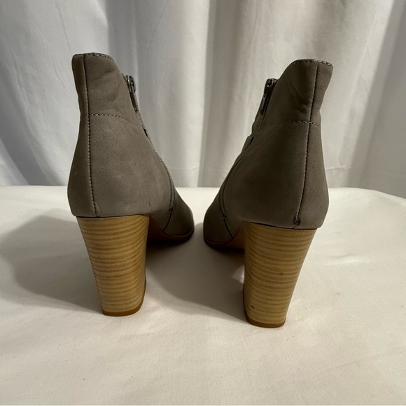 BC (Born in California) Gray Heeled Booties - Size 8.5 - Picture 4 of 10